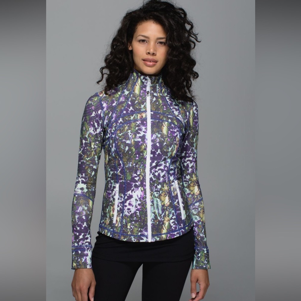 Lululemon Define Jacket size 10
Floral Sport White Multi